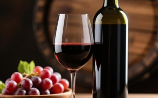 红酒真的能治疗胃病吗？真相揭晓！