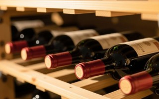 红酒整箱保存有何技巧与注意事项？